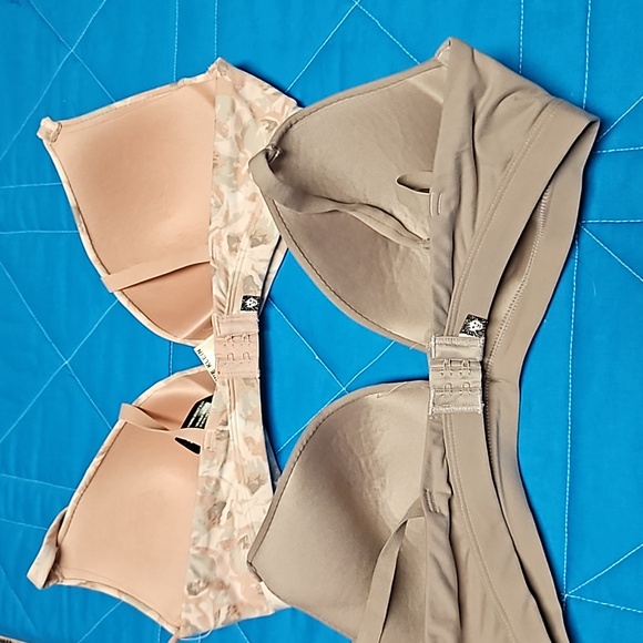 Anne Klein  size 38C x 2and 1 Warners  size 38C - Picture 5 of 5